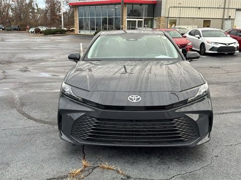 Used 2025 Toyota Camry LE image 9