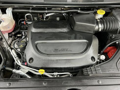Used 2024 Chrysler Pacifica Pinnacle AWD/4WD image 26