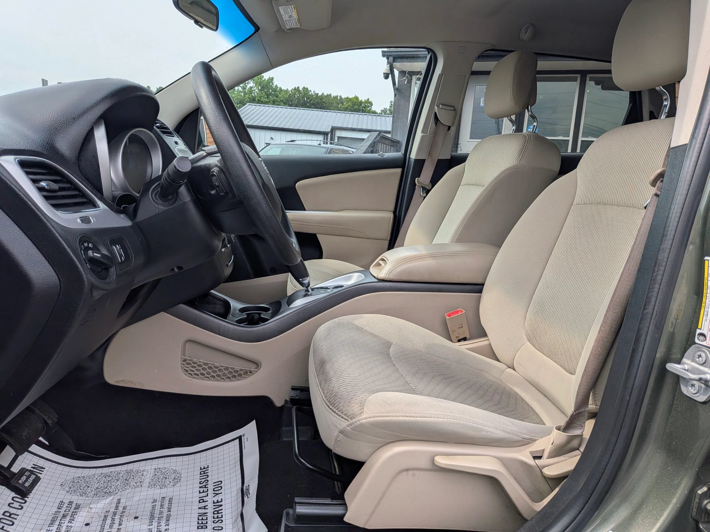 Used 2017 Dodge Journey SE FWD image 16