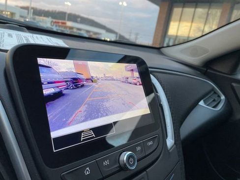 Used 2025 Chevrolet Malibu LT image 18