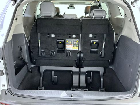 Used 2024 Toyota Sienna XLE image 8