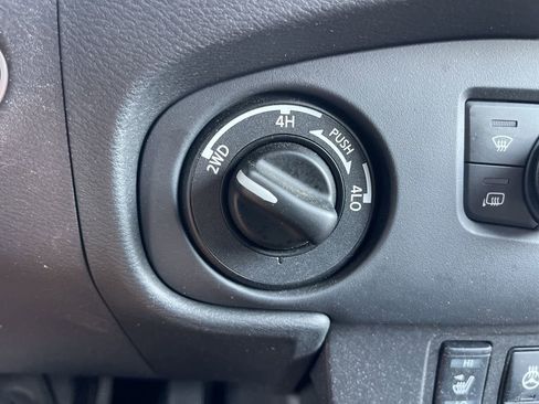 Used 2023 Nissan Frontier PRO-4X w/ Pro Convenience Package AWD/4WD image 14