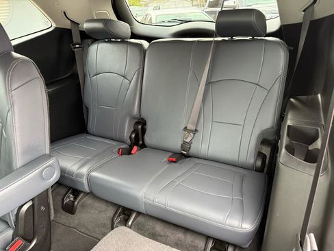 Used 2019 Buick Enclave Premium image 19