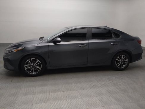 Used 2023 Kia Forte LXS FWD image 2