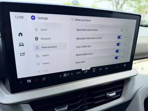 New 2026 Ford Explorer Active RWD image 28