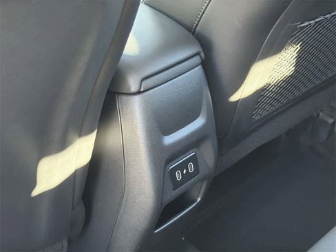 Certified 2024 Hyundai Venue Limited image 29