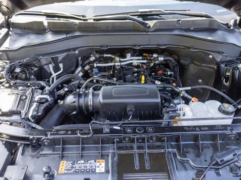 Used 2022 Ford Explorer XLT w/ Equipment Group 202A image 27