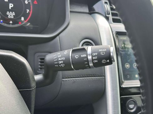 Used 2020 Land Rover Discovery HSE Luxury image 26