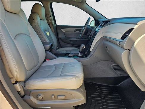 Used 2015 Chevrolet Traverse LT image 22