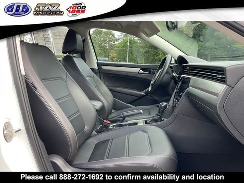 Used 2022 Volkswagen Passat 2.0T SE image 16