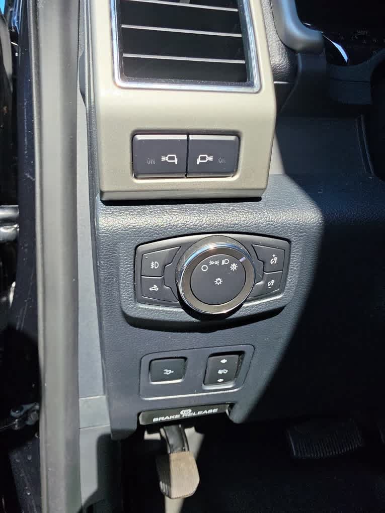 Used 2022 Ford F250 Lariat w/ Lariat Ultimate Package AWD/4WD image 27