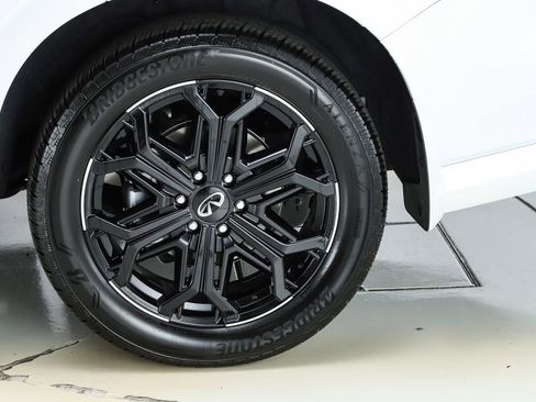 New 2026 INFINITI QX80 4WD image 6
