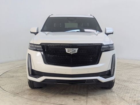 Certified 2022 Cadillac Escalade Sport Platinum w/ Heavy-Duty Trailer Package image 6