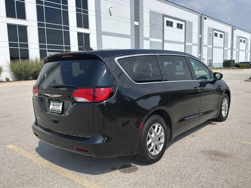 Used 2023 Chrysler Voyager LX w/ Fleet Security Group FWD image 5