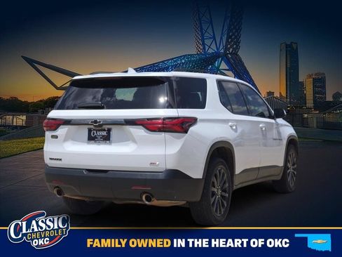 Used 2023 Chevrolet Traverse RS FWD image 7