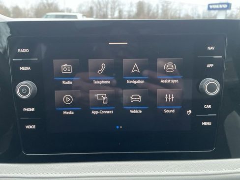 Certified 2025 Volkswagen Taos SEL image 15