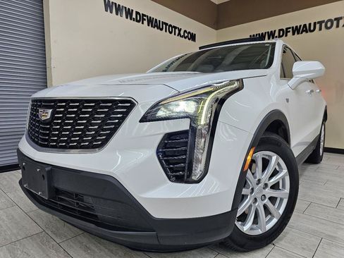 Used 2020 Cadillac XT4 Luxury w/ Cold Weather Package FWD image 1