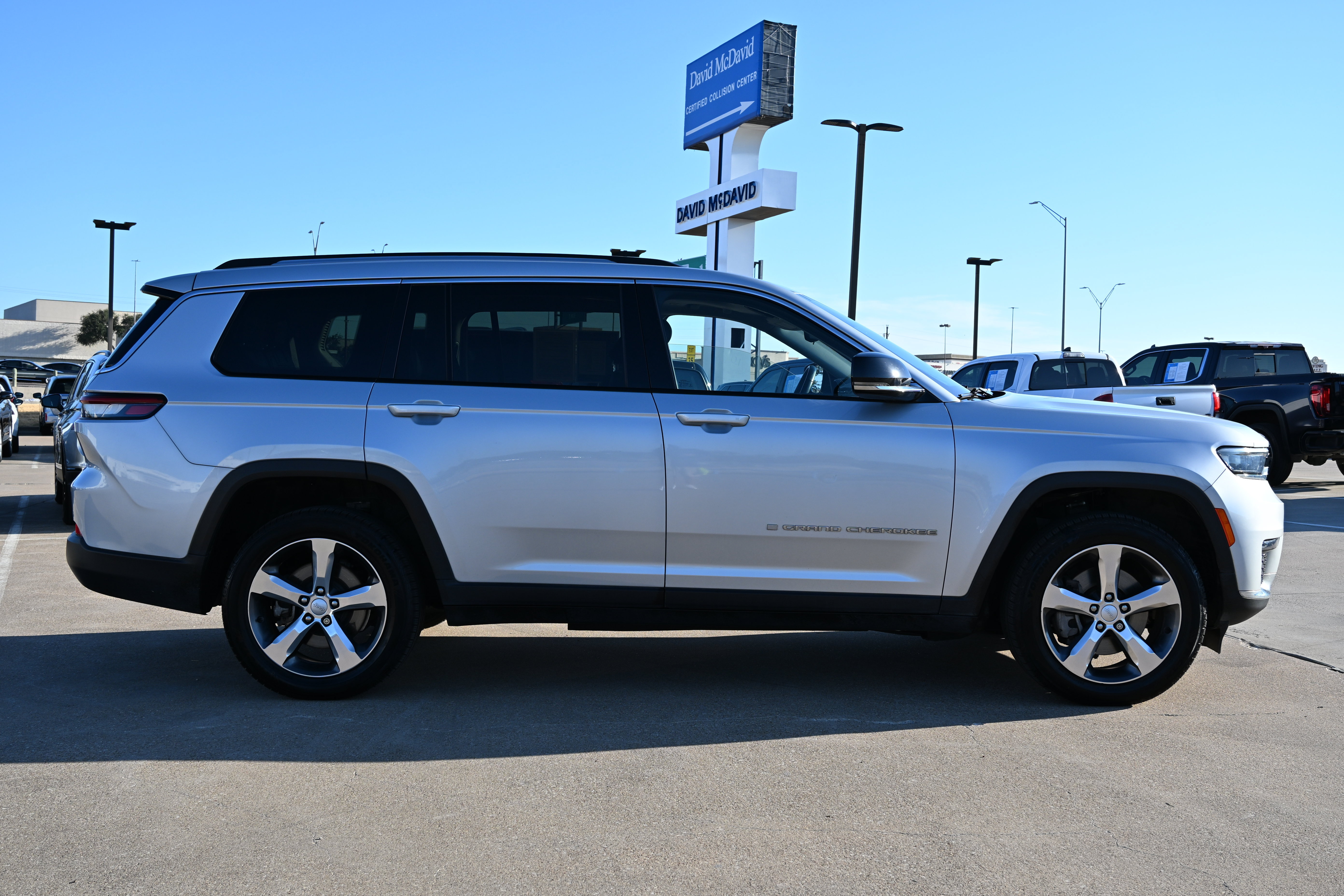 Used 2021 Jeep Grand Cherokee L Limited RWD image 7