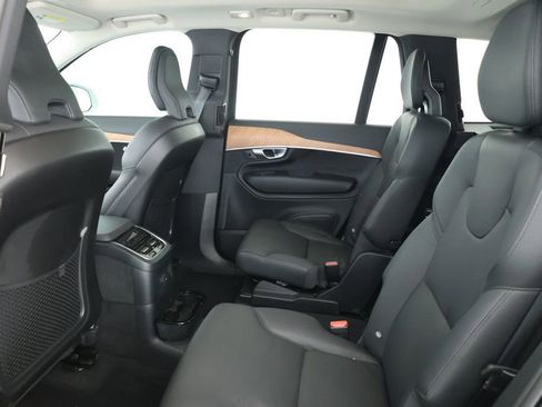 Used 2024 Volvo XC90 T8 Plus w/ Protection Package Premier image 19