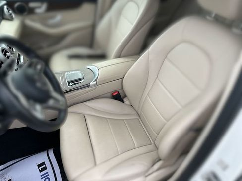 Used 2022 Mercedes-Benz GLC 300 4MATIC image 15