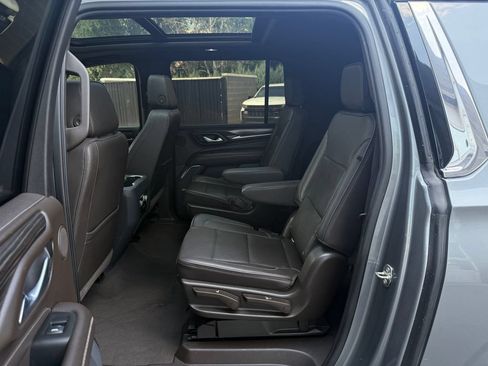 Used 2021 GMC Yukon XL Denali w/ Denali Premium Package AWD/4WD image 32