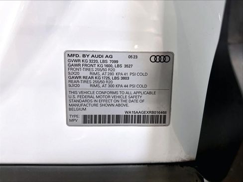 Used 2024 Audi Q8 e-tron Premium Plus w/ Premium Plus Package AWD/4WD image 36