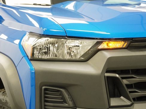 Used 2023 Chevrolet Colorado Trail Boss w/ Technology Package image 5