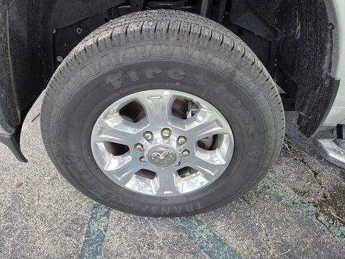 Used 2026 RAM 2500 Big Horn AWD/4WD image 4