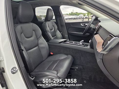 Used 2023 Volvo XC60 B5 Ultimate w/ Protection Package Premier FWD image 15