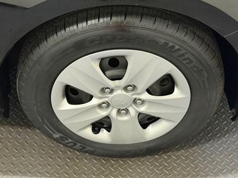 Used 2016 Kia Forte LX FWD image 15