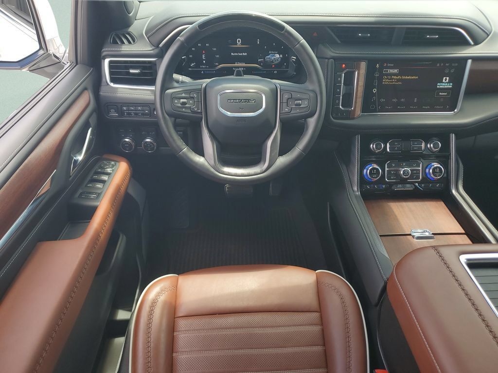 Used 2024 GMC Yukon Denali Ultimate AWD/4WD image 12