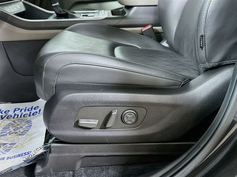 Certified 2026 Kia Carnival FWD image 19