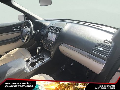 Used 2018 Ford Explorer XLT w/ Equipment Group 202A FWD image 31