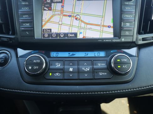 Used 2018 Toyota RAV4 Limited image 16