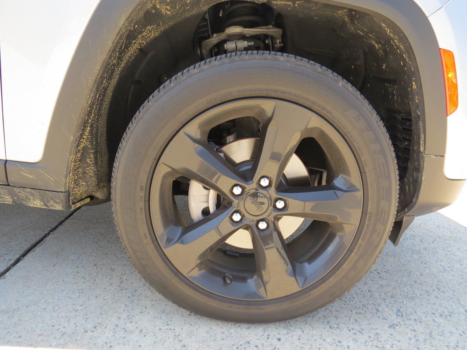 Used 2024 Jeep Grand Cherokee Altitude AWD/4WD image 10