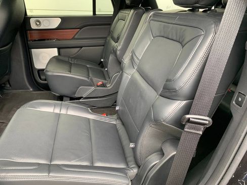 Used 2024 Lincoln Navigator Reserve image 19