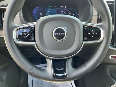 Used 2025 Volvo XC90 B6 Plus AWD/4WD image 36