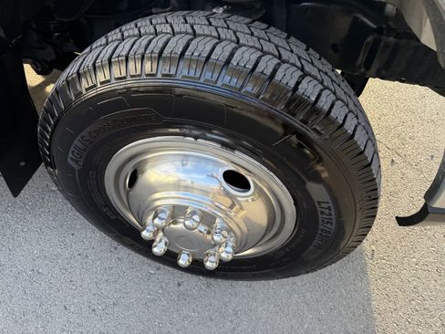 Used 2017 Ford E-450 and Econoline 450 Super Duty w/ Motorhome Prep Package image 24