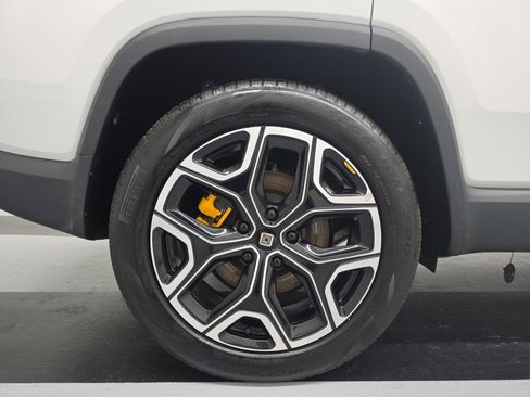 Used 2024 Rivian R1S Adventure AWD/4WD image 12