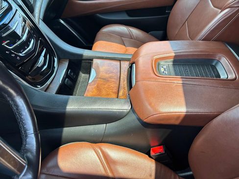 Used 2020 Cadillac Escalade Luxury AWD/4WD image 20