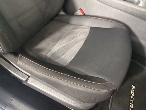 Used 2025 Nissan Sentra SR FWD image 27