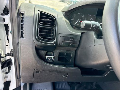 Used 2025 RAM ProMaster 2500 w/ Convenience Group FWD image 10