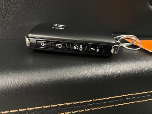 New 2025 MAZDA CX-90 Plug-In Hybrid w/Premium Sport image 32