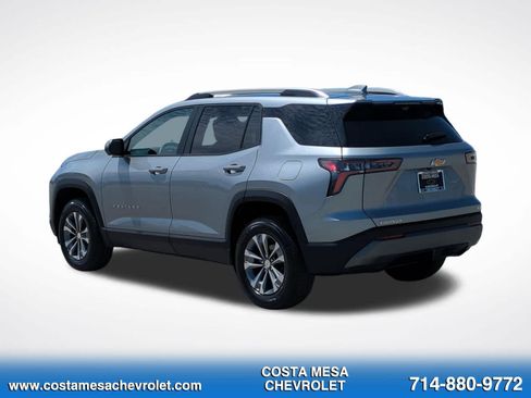Used 2025 Chevrolet Equinox LT w/ Convenience Package II FWD image 7