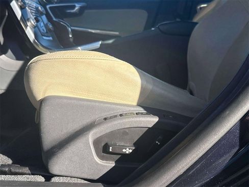 Used 2016 Volvo S60 T5 Premier w/ Convenience Package image 11