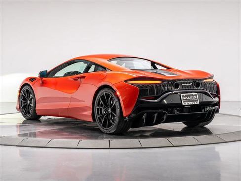 Used 2023 McLaren Artura image 3