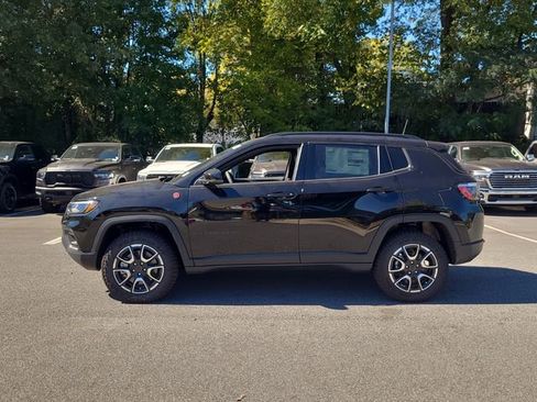 New 2026 Jeep Compass Trailhawk image 19