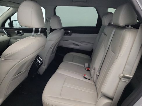 Used 2023 Kia Sorento S AWD/4WD image 18