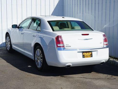 Used 2013 Chrysler 300 AWD w/ Driver Convenience Group image 4