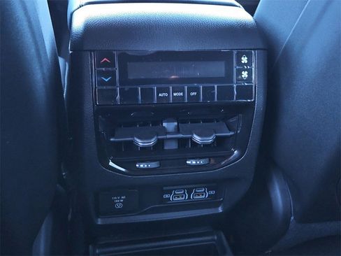 New 2025 Jeep Grand Cherokee L Laredo w/ Luxury Tech Group I image 18